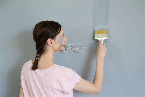 冷氣吹出灰塵|清洗冷氣在家就能DIY！空調師傅教4招清潔撇步「灰。